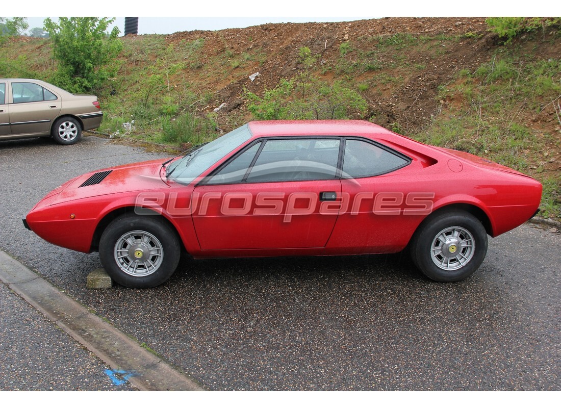 ferrari 308 gt4 dino (1976) con 4,173 kilómetros, en preparación para desmantelamiento #2