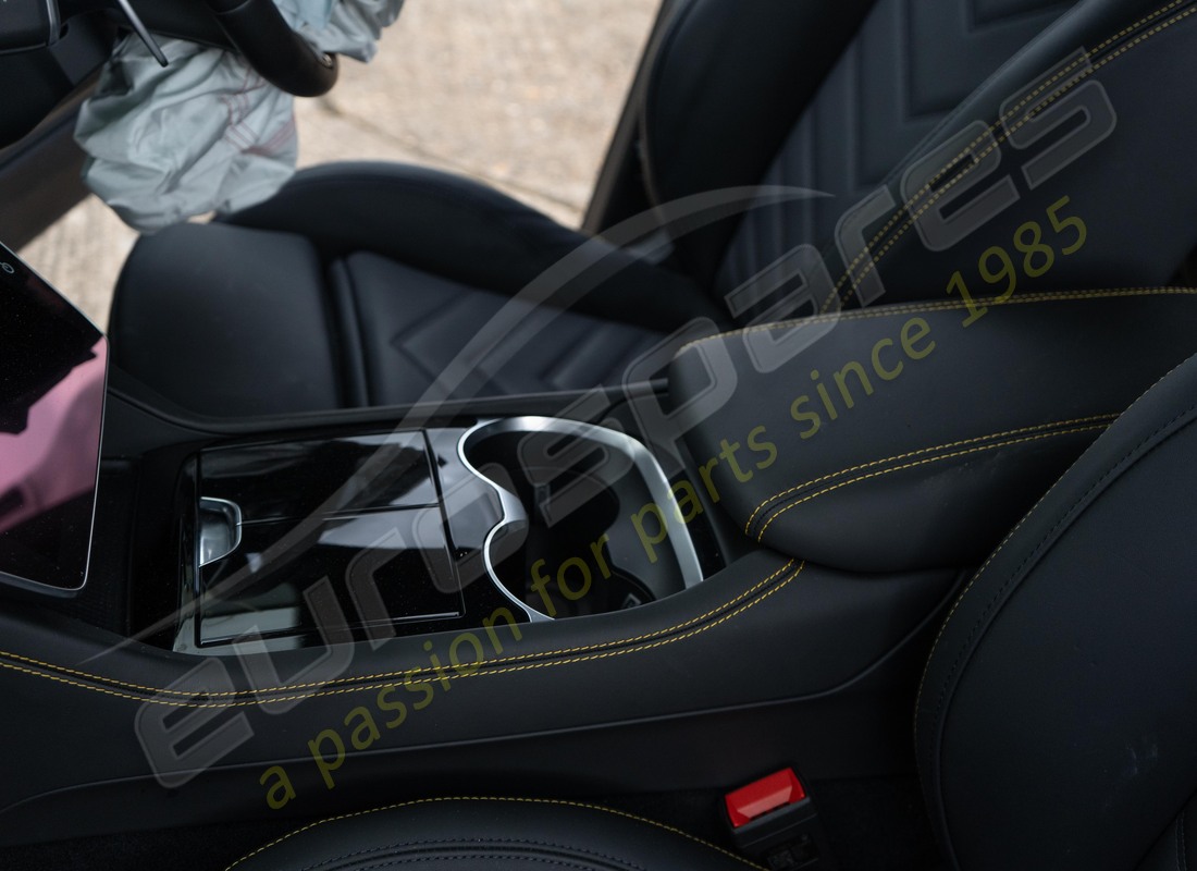 maserati grecale modena (2023) con 3233, preparándose para desmantelar #19