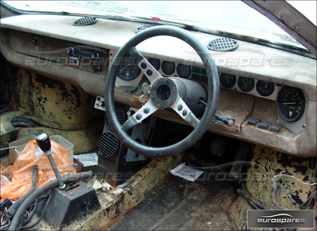 lamborghini urraco p250 / p250s con desconocido, preparándose para desmantelar #4