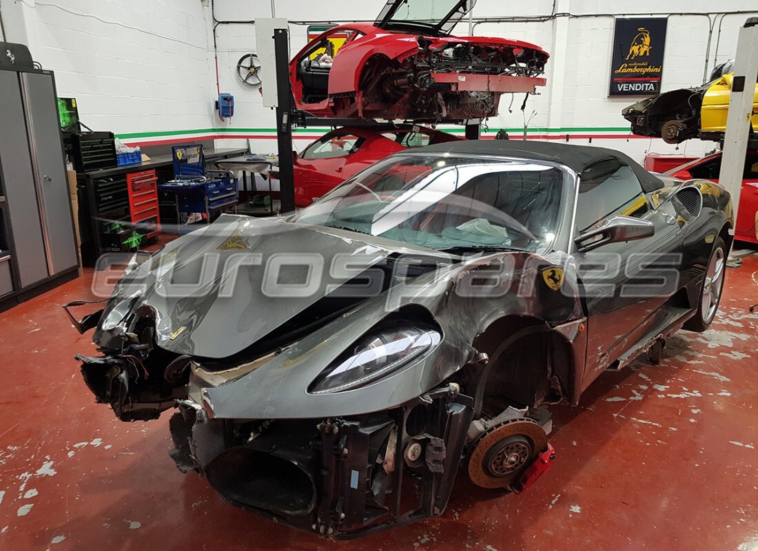 ferrari f430 spider (europe) preparándose para el desmantelamiento en eurospares