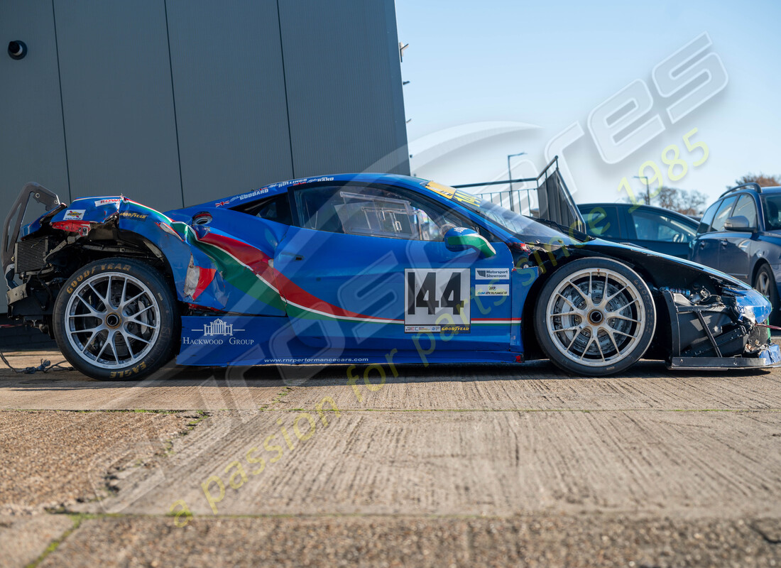 ferrari 458 challenge con 28080 kms, en preparación para el desmantelamiento #6