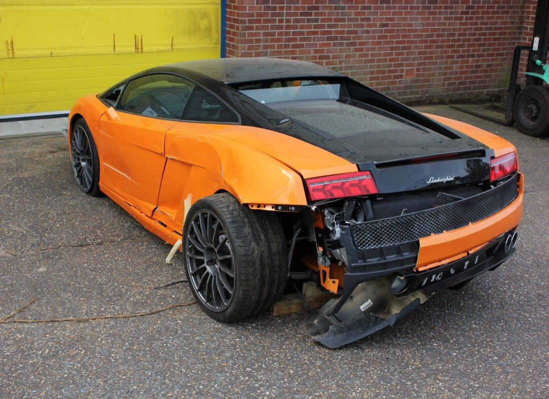 lamborghini lp560-4 coupe (2011) con 15,249 miles, preparándose para desmantelar #3