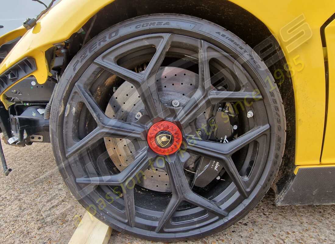 lamborghini lp750-4 sv coupe (2016) con 6,468 miles, preparándose para desmantelar #25