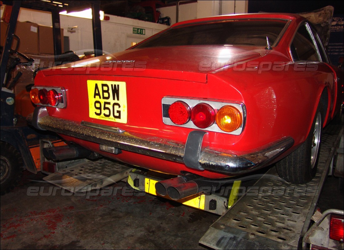 ferrari 365 gt 2+2 (mechanical) con desconocido, preparándose para desmantelar #9