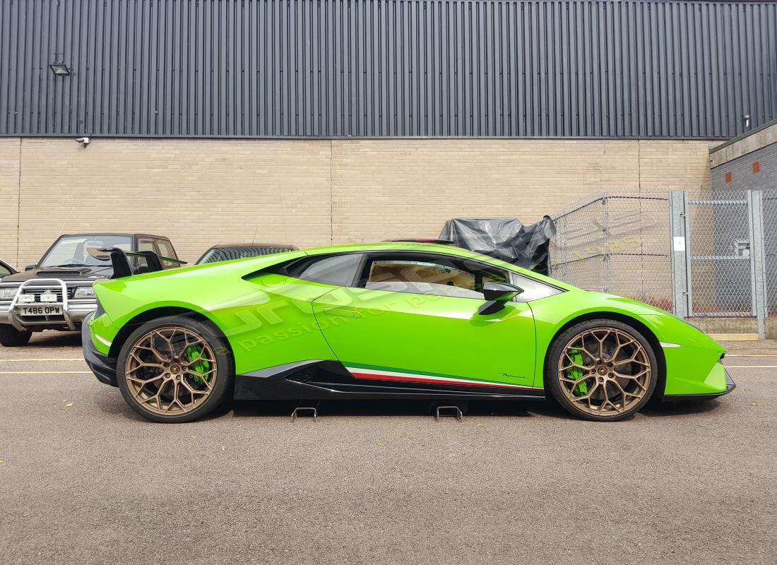 lamborghini 2018 (performante coupe) con 6,976 miles, preparándose para desmantelar #6