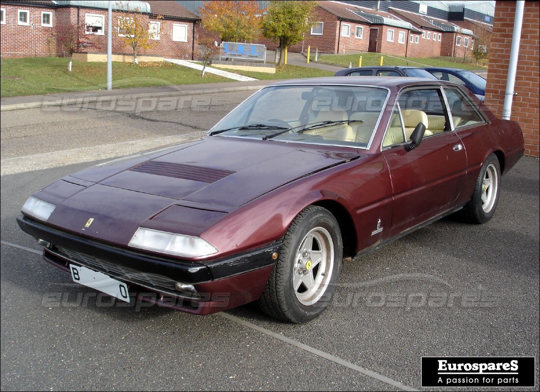 ferrari 400i (1983 mechanical) preparándose para el desmantelamiento en eurospares