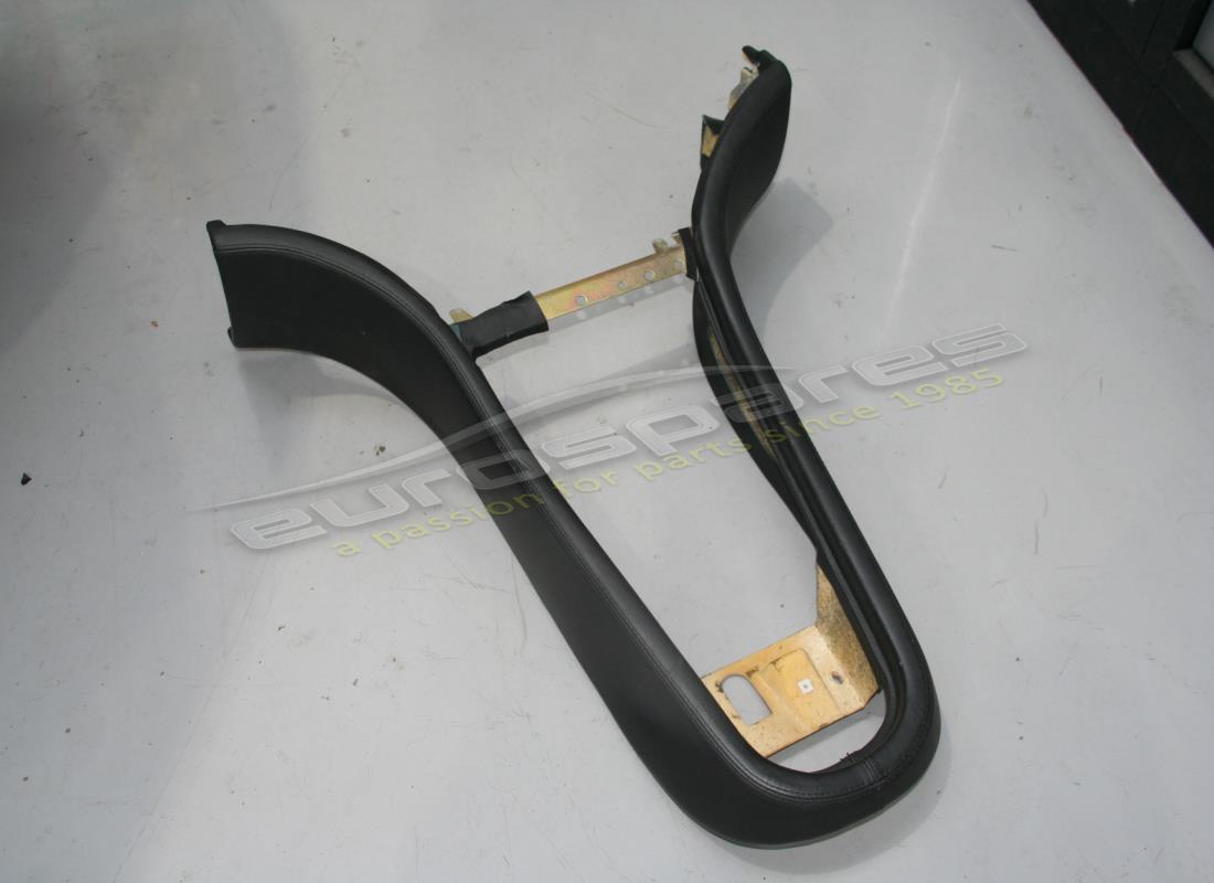 CONSOLA TAPA TÚNEL Ferrari USADA. NÚMERO DE PIEZA 647035.. (1)