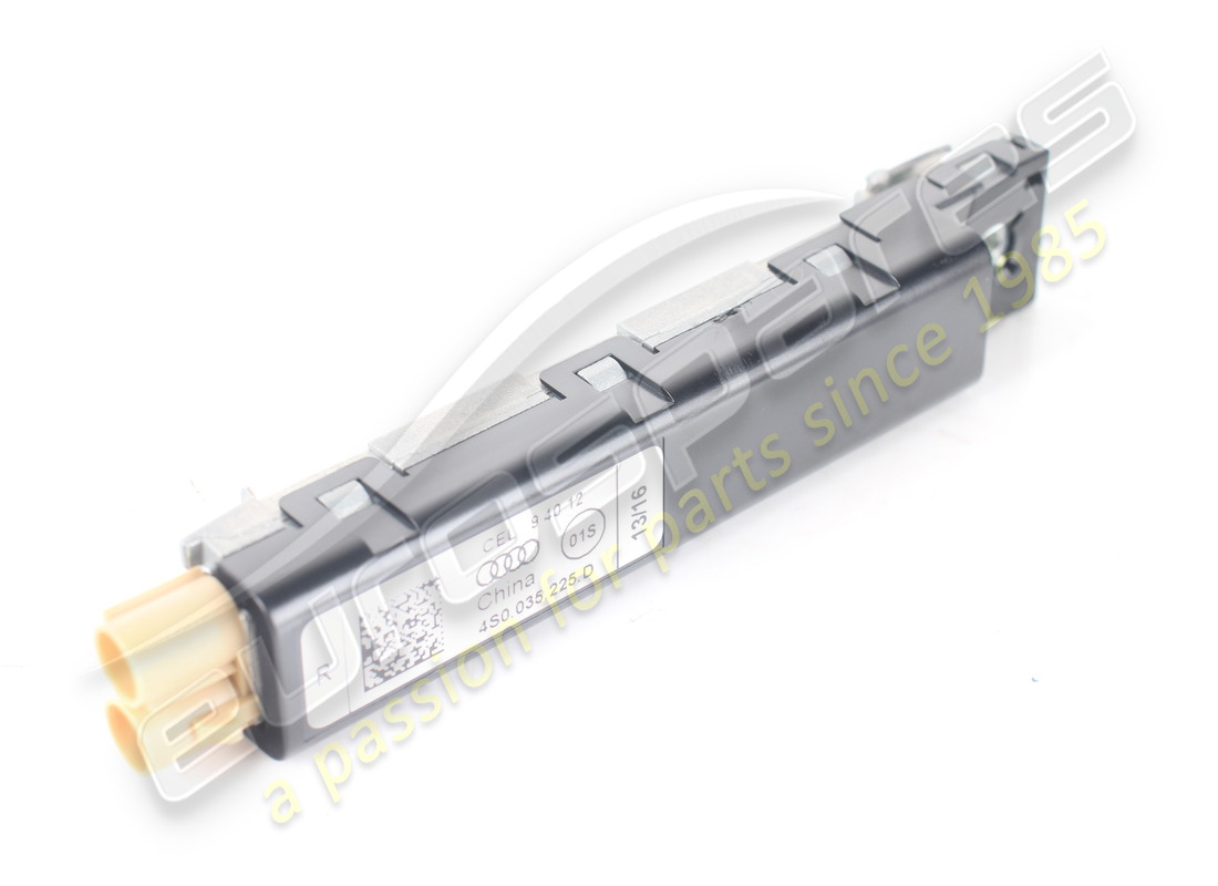 AMPLIFICADOR DE ANTENA LamborghiniFM/DAB ECE USADO. NÚMERO DE PARTE 4S0035225D (1)
