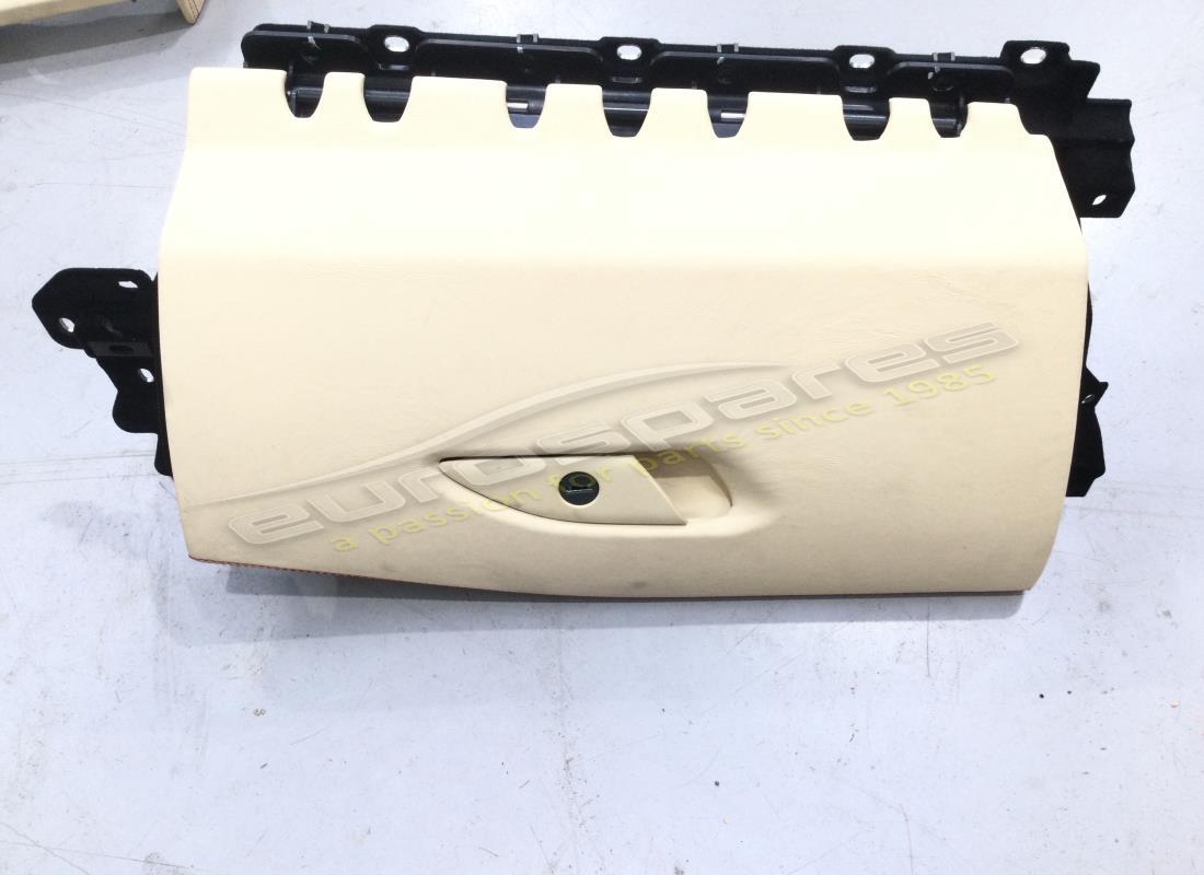 CASSETTO COMPLETO SPORTELLO VANO Ferrari USADO. NÚMERO DE PARTE 884711 (1)