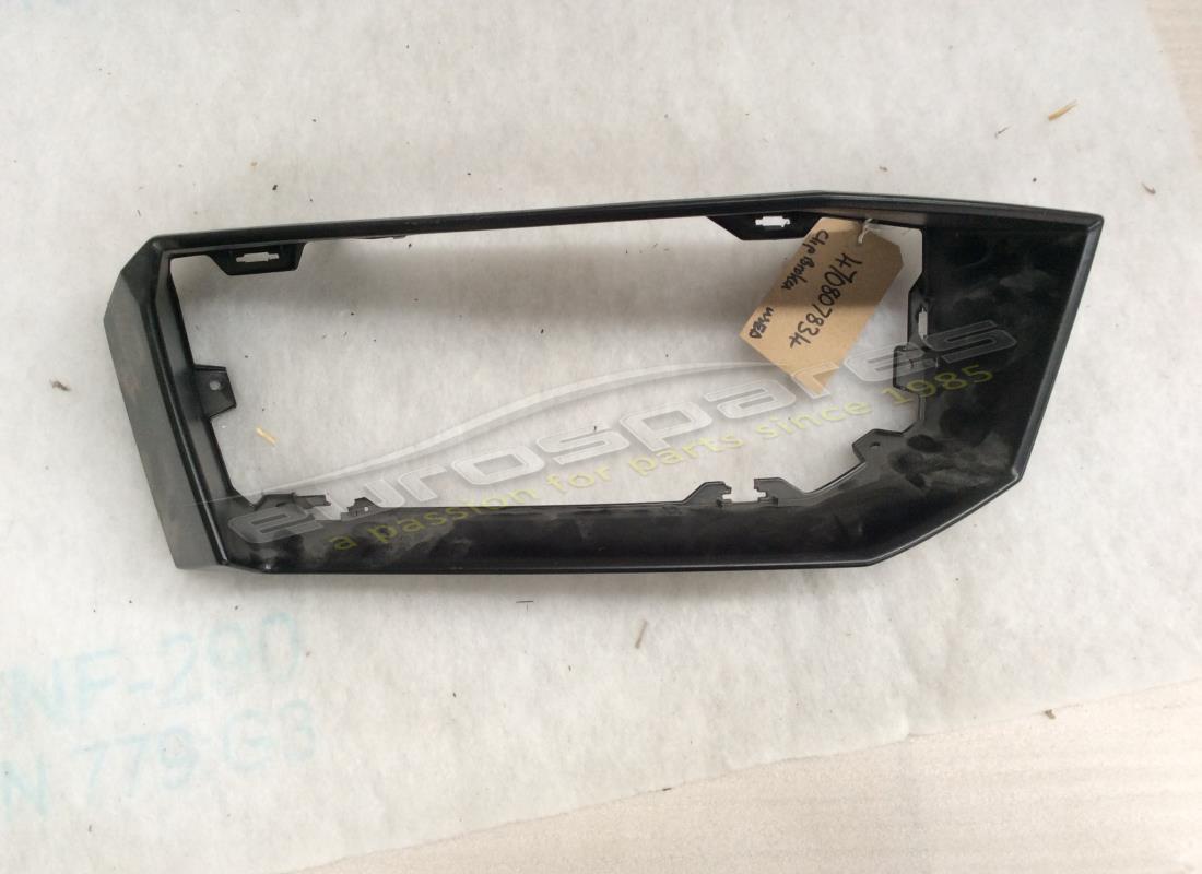 EMBELLECEDOR TRASERO DERECHO Lamborghini USADO, ESTÁNDAR. NÚMERO DE PARTE 470807834 (1)