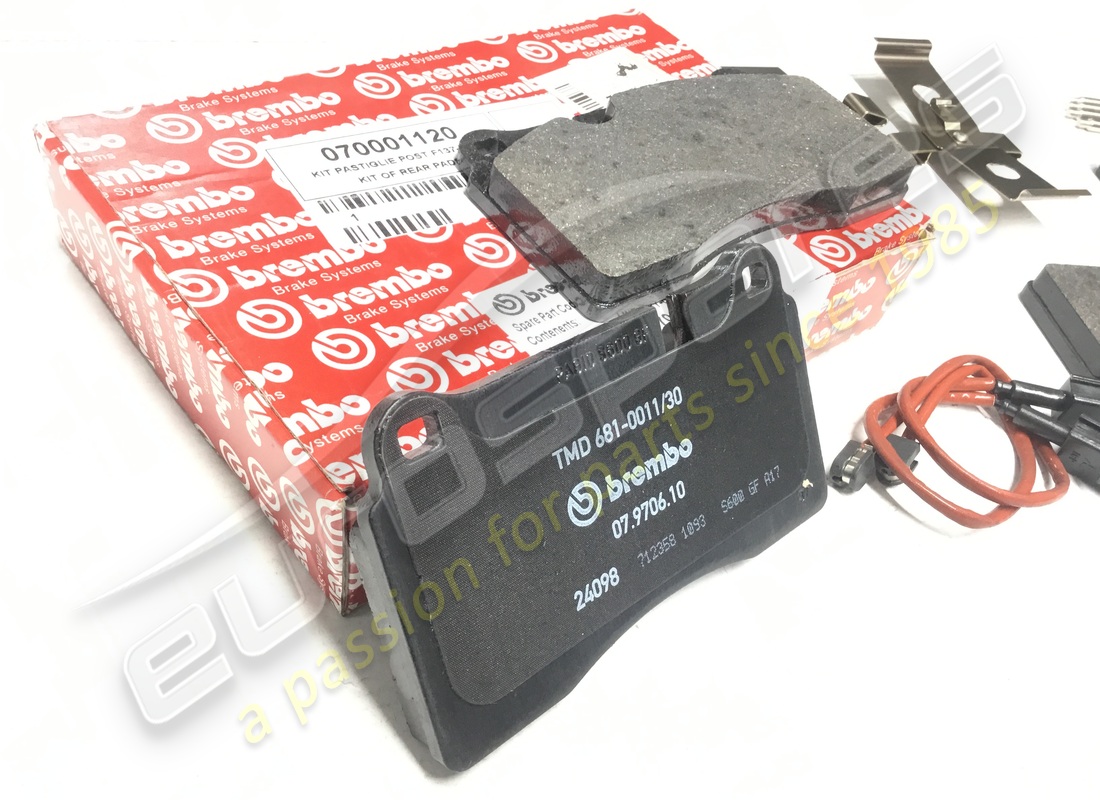 nuevo kit de pastillas traseras carbonocerámicas ferrari. número de pieza 70001120 (3)