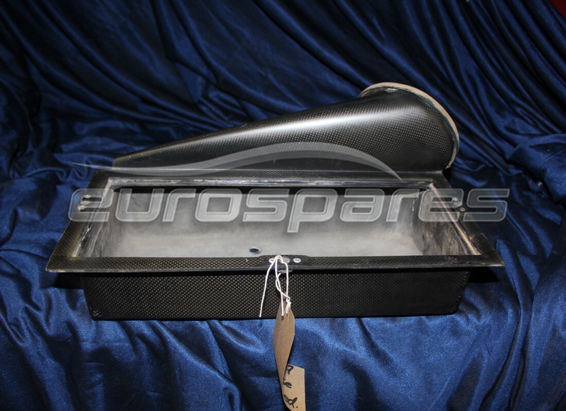 CAJA DE FILTRO DE AIRE Lamborghini USADA. NÚMERO DE PIEZA 07M133837 (1)