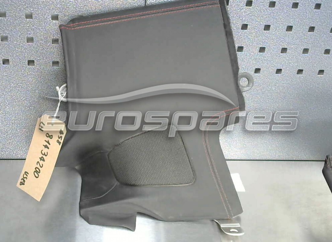 EMBELLECEDOR DE LUNERA TRASERA IZQUIERDA Ferrari USADO. NÚMERO DE PARTE 81434200 (1)