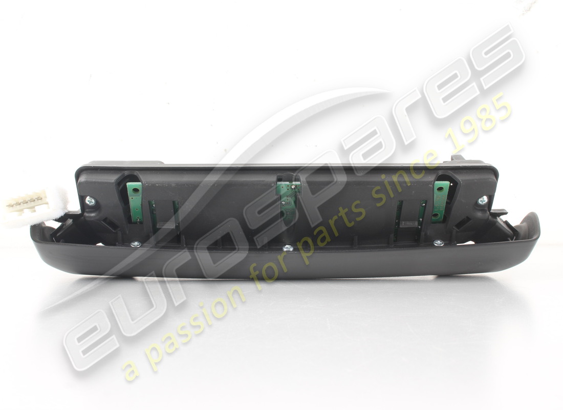 nueva (otra) maserati placa de botón negra. número de pieza 69330500 (3)