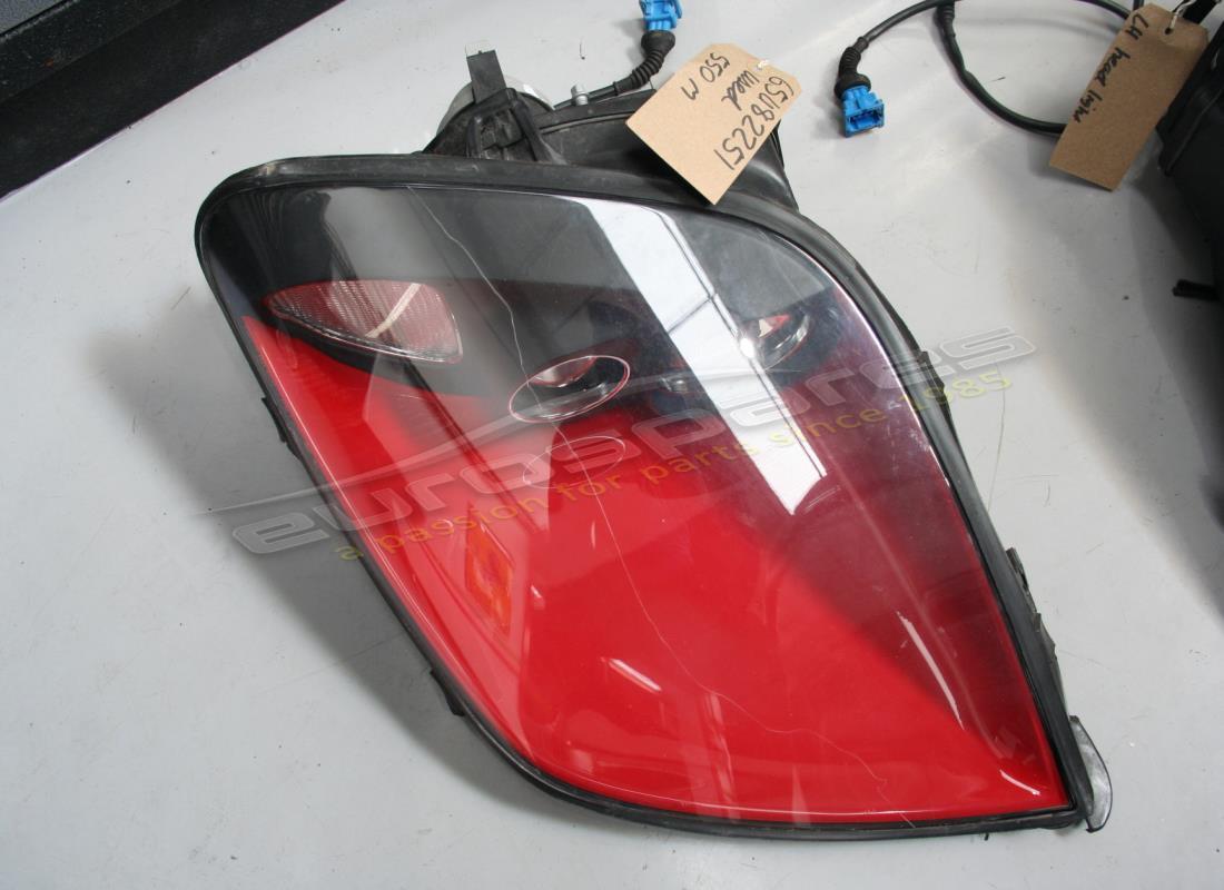 FARO DELANTERO DERECHO USADO Ferrari (RHD) - ROSSO CORSA [ROJO] . NÚMERO DE PIEZA 65482251 (1)