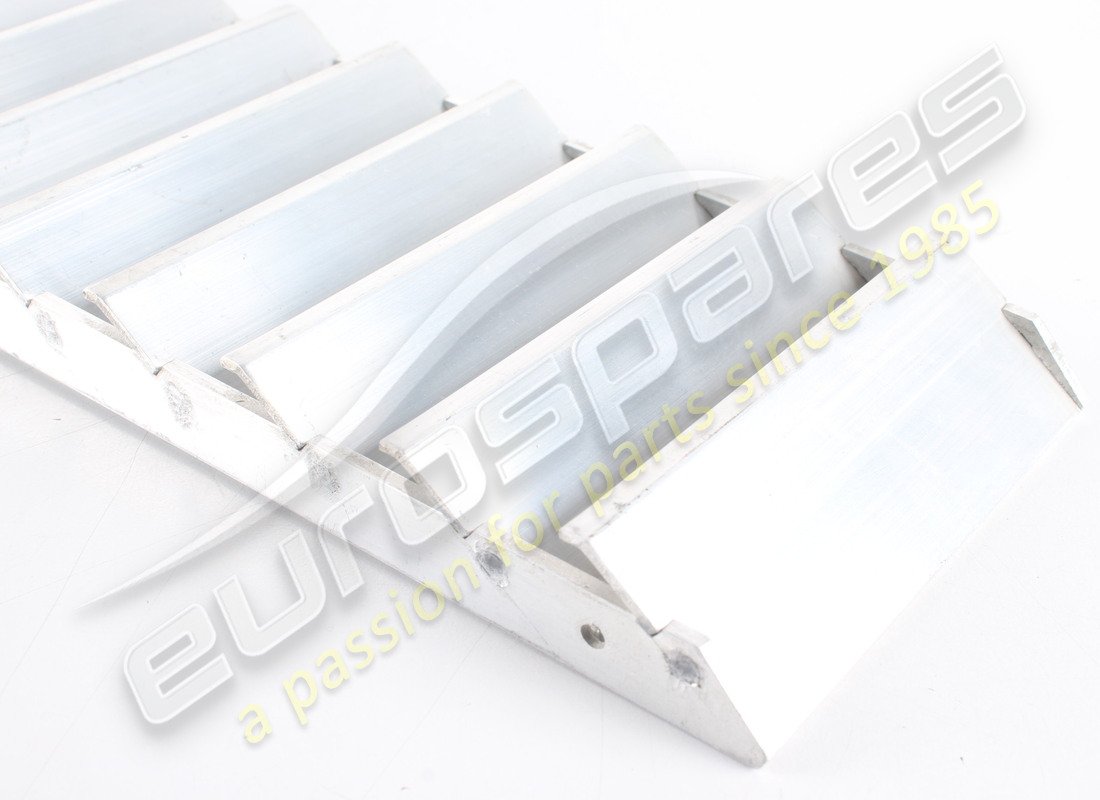 NUEVA REJILLA DE LA TAPA DEL MOTOR FERRARI. NÚMERO DE PARTE 60819200 (3) nueva rejilla de la tapa del motor ferrari. número de parte 60819200 (3)