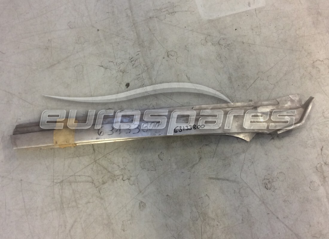 nuevo embellecedor exterior derecho ferrari para varilla vertical del parabrisas. número de parte 63133800 (1)