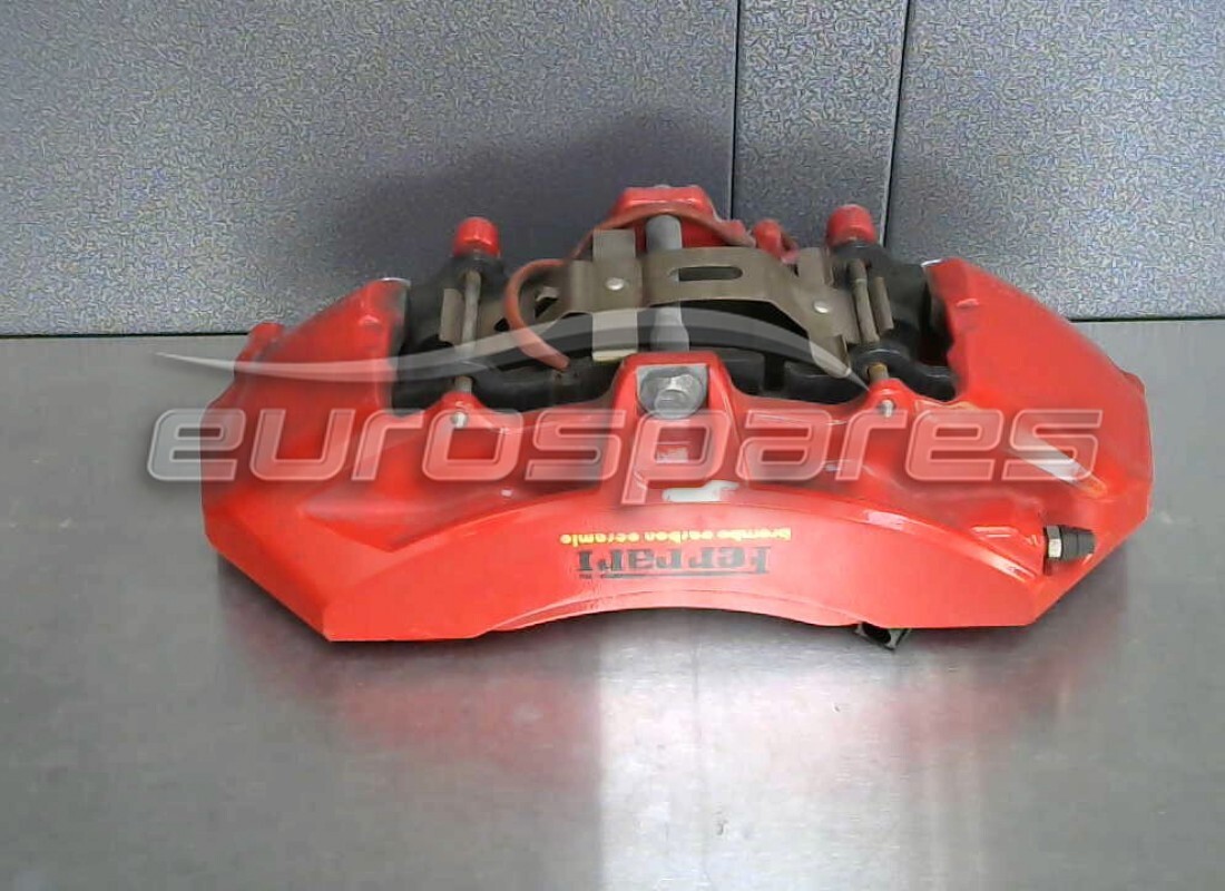 PINZA DELANTERA DERECHA Ferrari USADA CON PASTILLAS. NÚMERO DE PARTE 278837 (1)