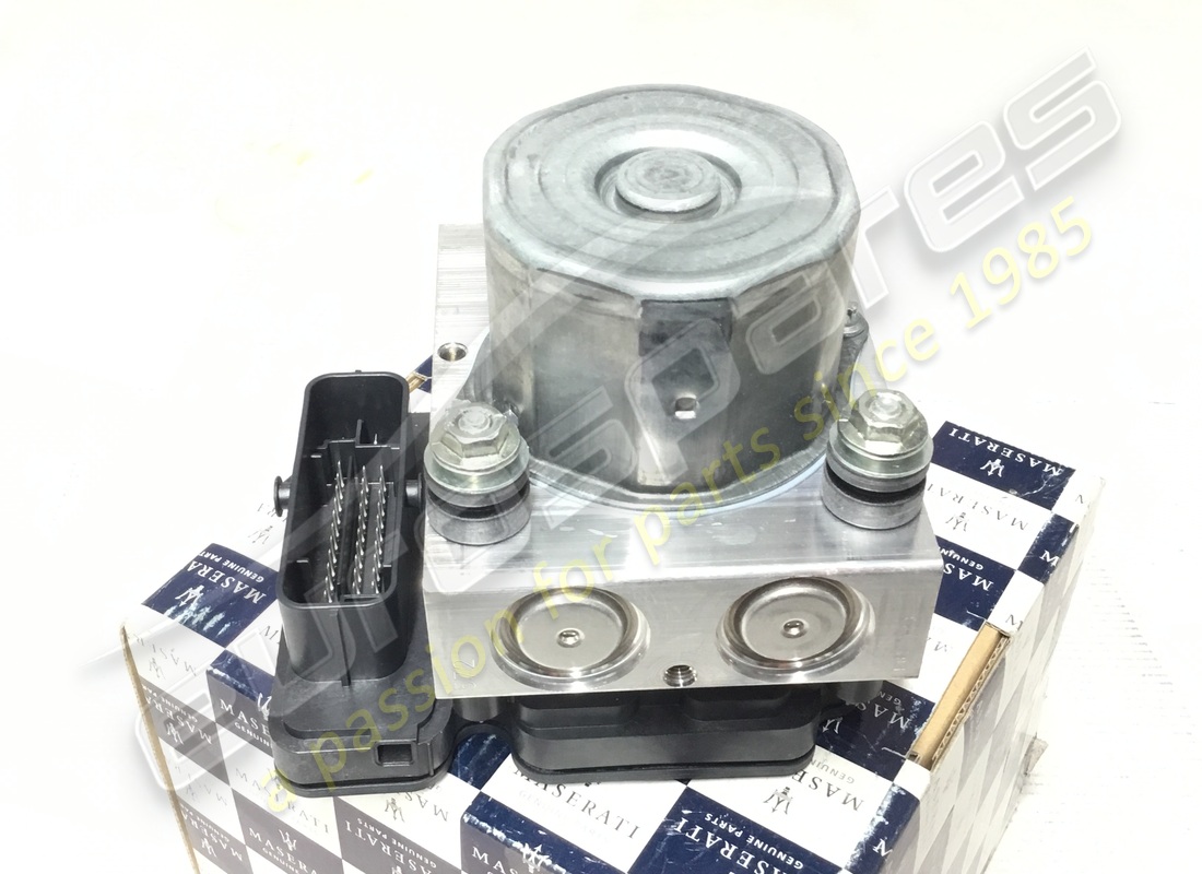 nueva unidad hidráulica abs/asr maserati nla en la sede, consultar stock localmente. número de parte 673001939 (1)