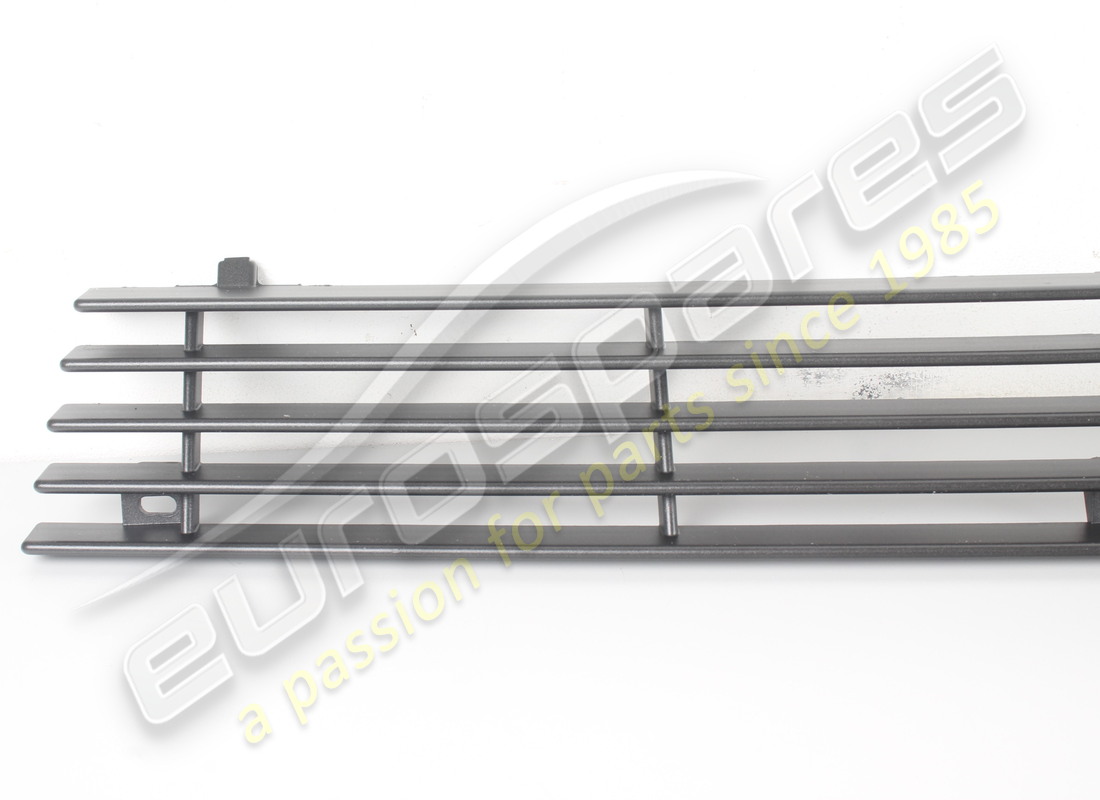 NUEVA PARRILLA DEL PARACHOQUES DELANTERO MASERATI. NÚMERO DE PARTE 366300346 (3) nueva parrilla del parachoques delantero maserati. número de parte 366300346 (3)