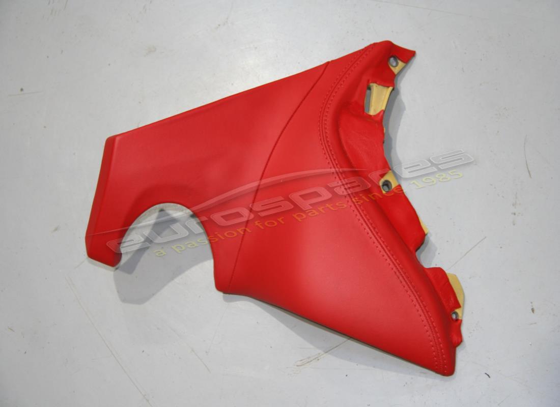 TAPA DE VENTILACIÓN DE AIRE LATERAL IZQUIERDA Ferrari USADA. NÚMERO DE PIEZA 844705.. (1)
