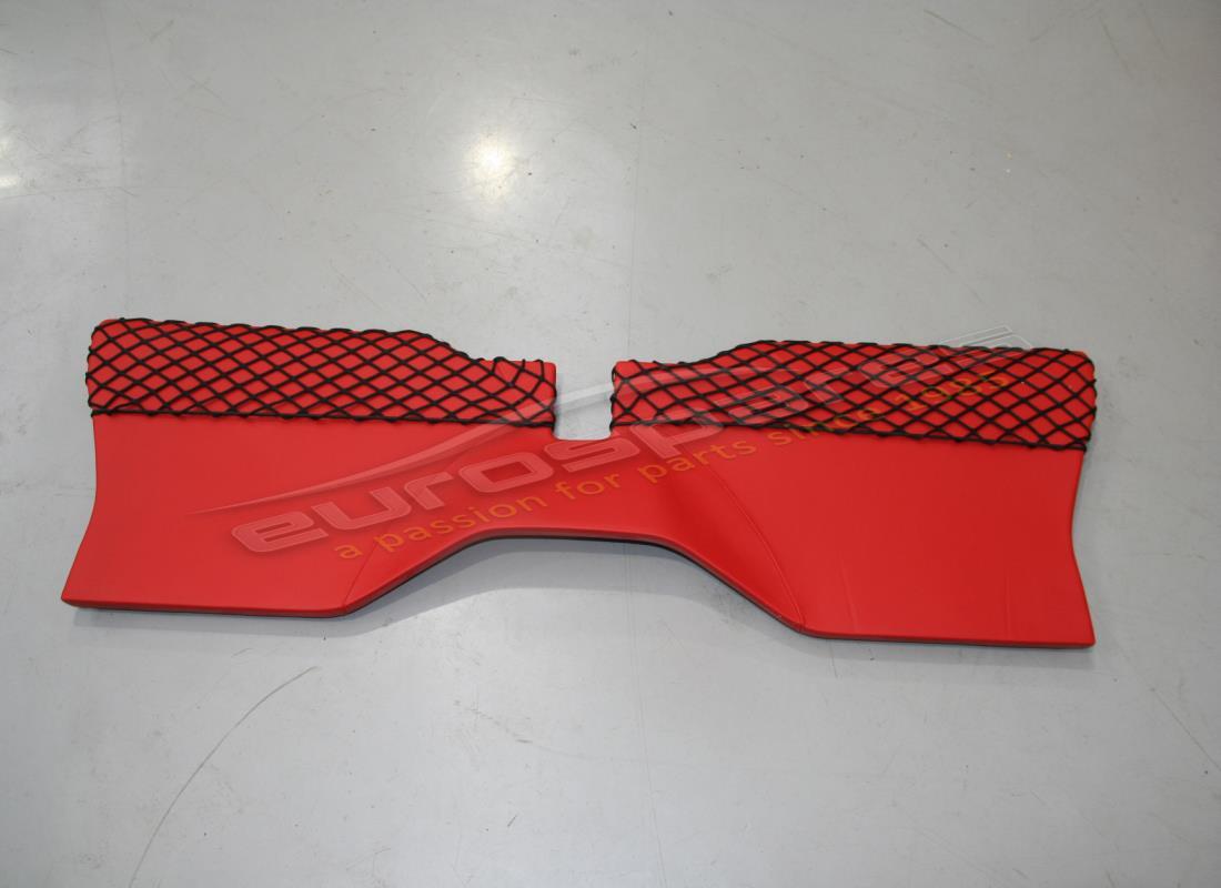 EMBELLECEDOR DE MAMPARA TRASERA Ferrari USADO. NÚMERO DE PIEZA 858804.. (1)