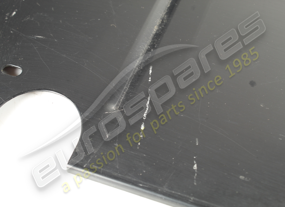 nuevo ferrari escudo izquierdo. número de pieza 138083 (2)