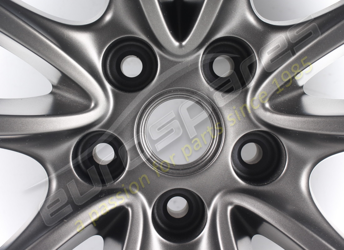 nueva rueda trasera scuderia ferrari de 10j  x  19 pulgadas. número de pieza 226580 (2)