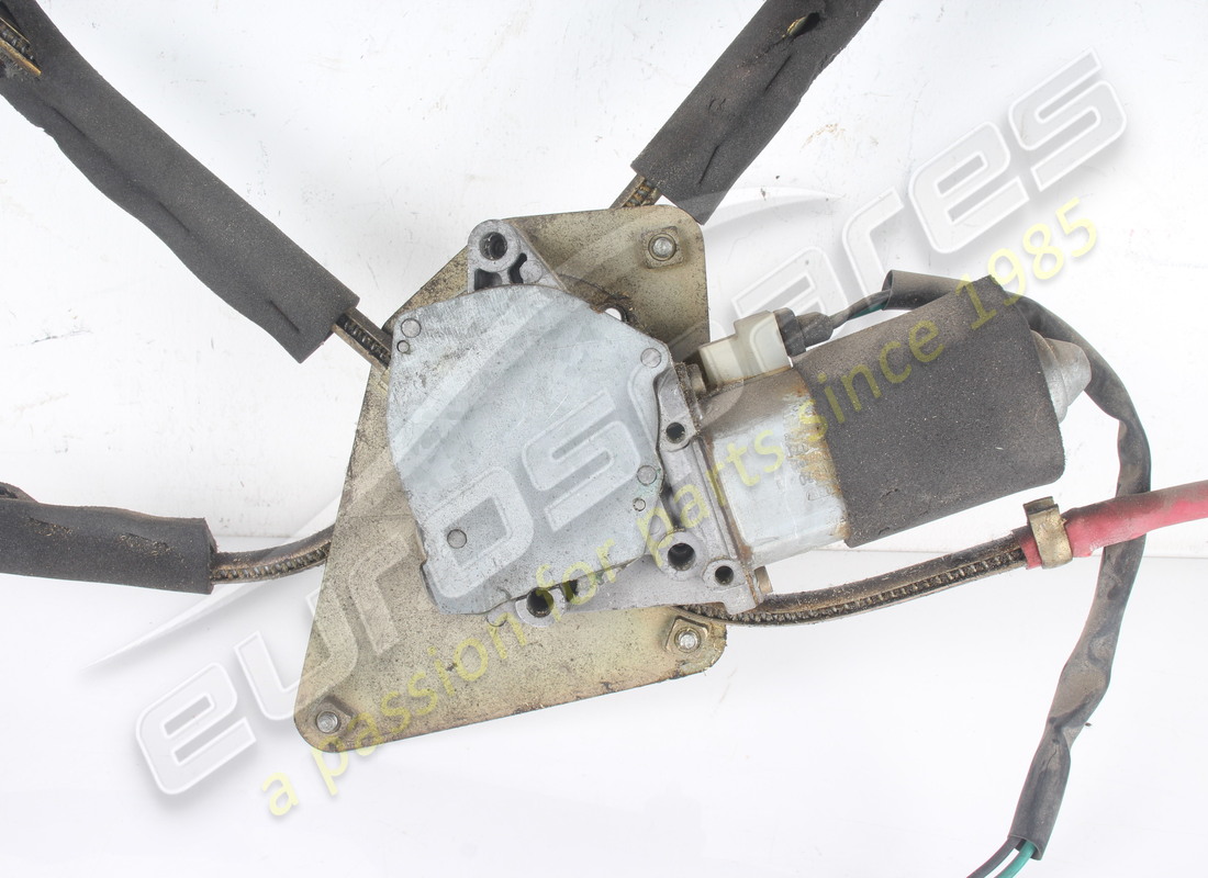 CONJUNTO DE MOTOR/ELEVADOR DE VENTANILLA DERECHA USADO FERRARI. NÚMERO DE PIEZA 62107200 (2) conjunto de motor/elevador de ventanilla derecha usado ferrari. número de pieza 62107200 (2)