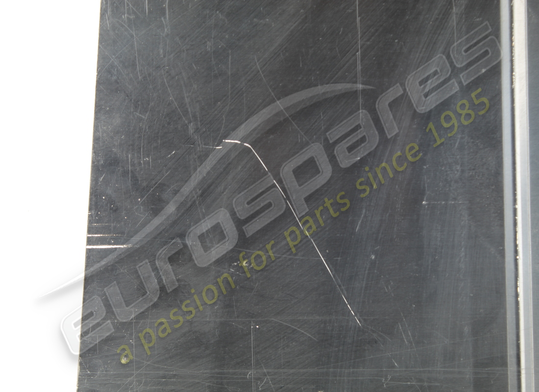 nuevo ferrari escudo izquierdo. número de pieza 138083 (5)