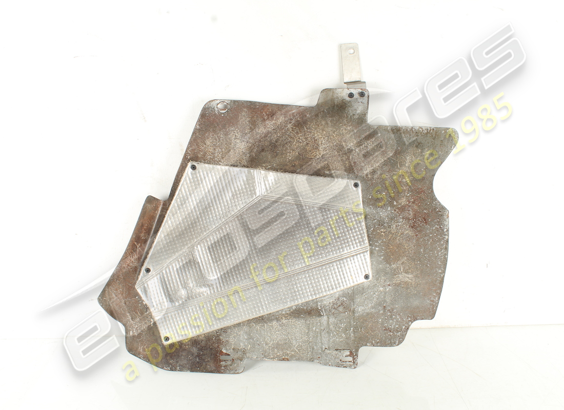 ESCUDO TÉRMICO RH Ferrari USADO. NÚMERO DE PARTE 208493 (1)