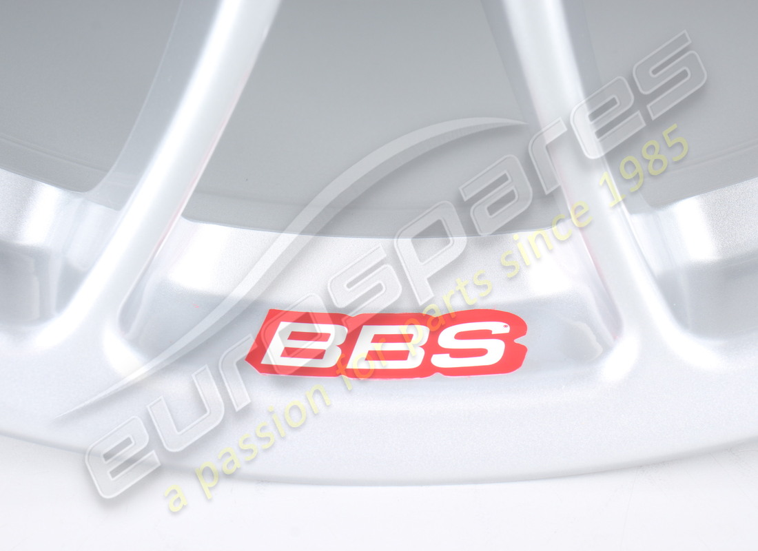 NUEVA LLANTA DE RUEDA TRASERA FERRARI. NÚMERO DE PARTE 220734 (3) nueva llanta de rueda trasera ferrari. número de parte 220734 (3)