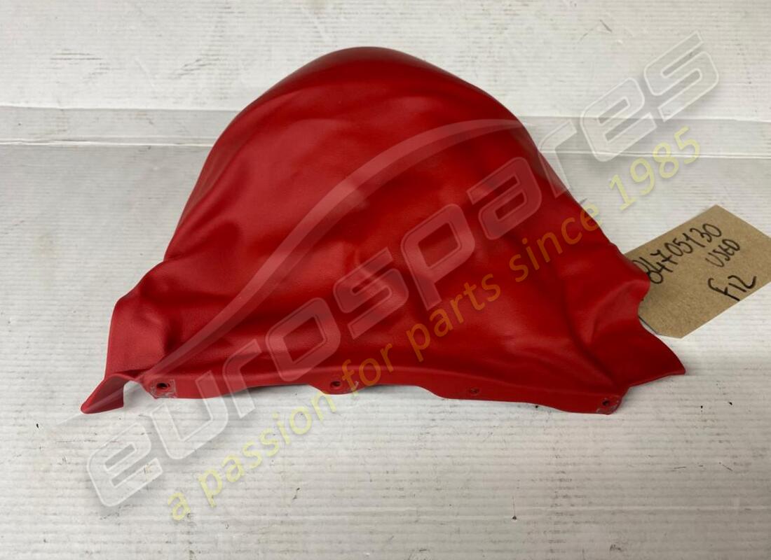 EMBELLECEDOR SUPERIOR DE LA COLUMNA DE DIRECCIÓN Ferrari USADO. NÚMERO DE PARTE 84705130 (1)