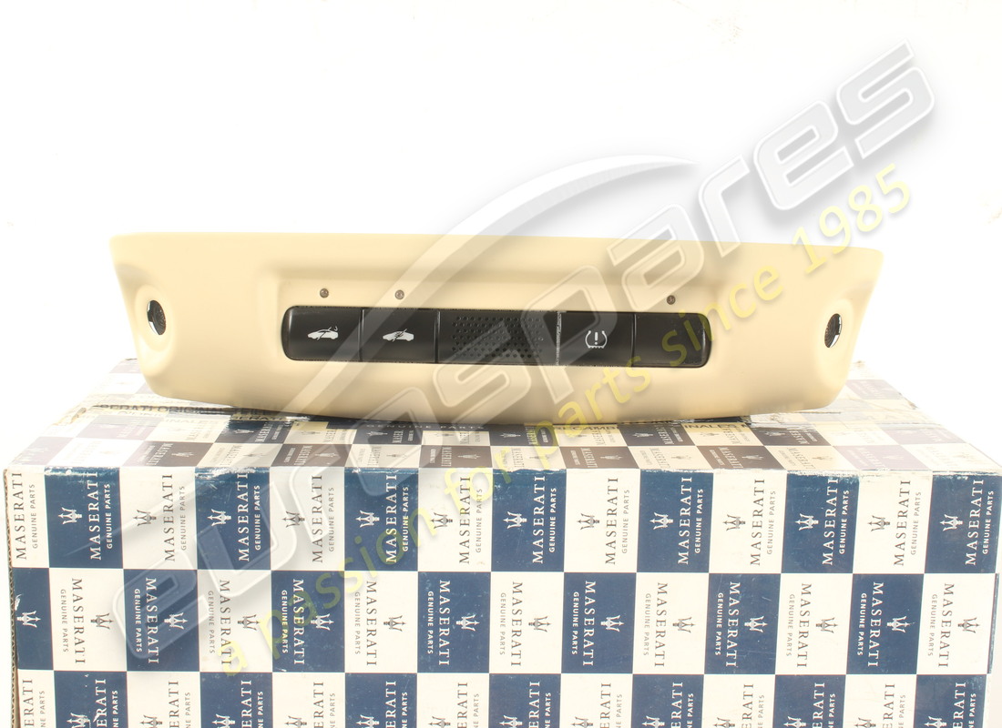 nueva (otra) maserati placa de botón beige perla. número de pieza 69330641 (5)