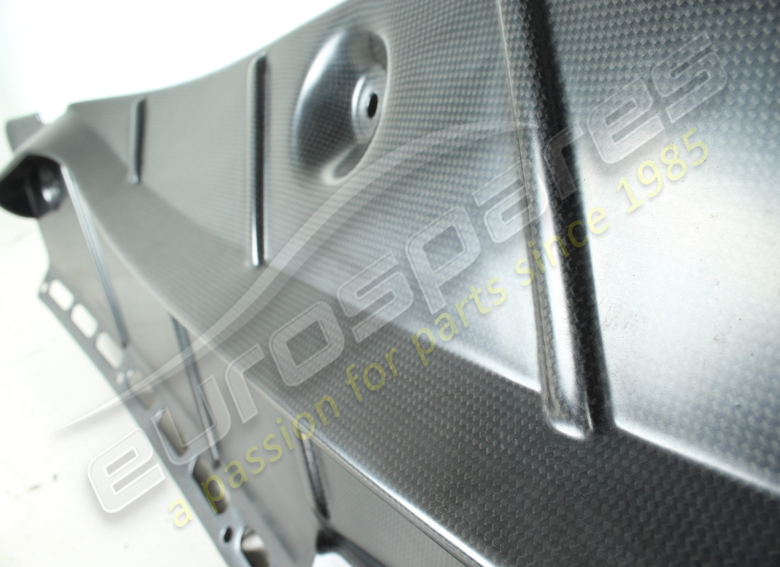 new (other) ferrari rh panel. part number 67358600 (3)