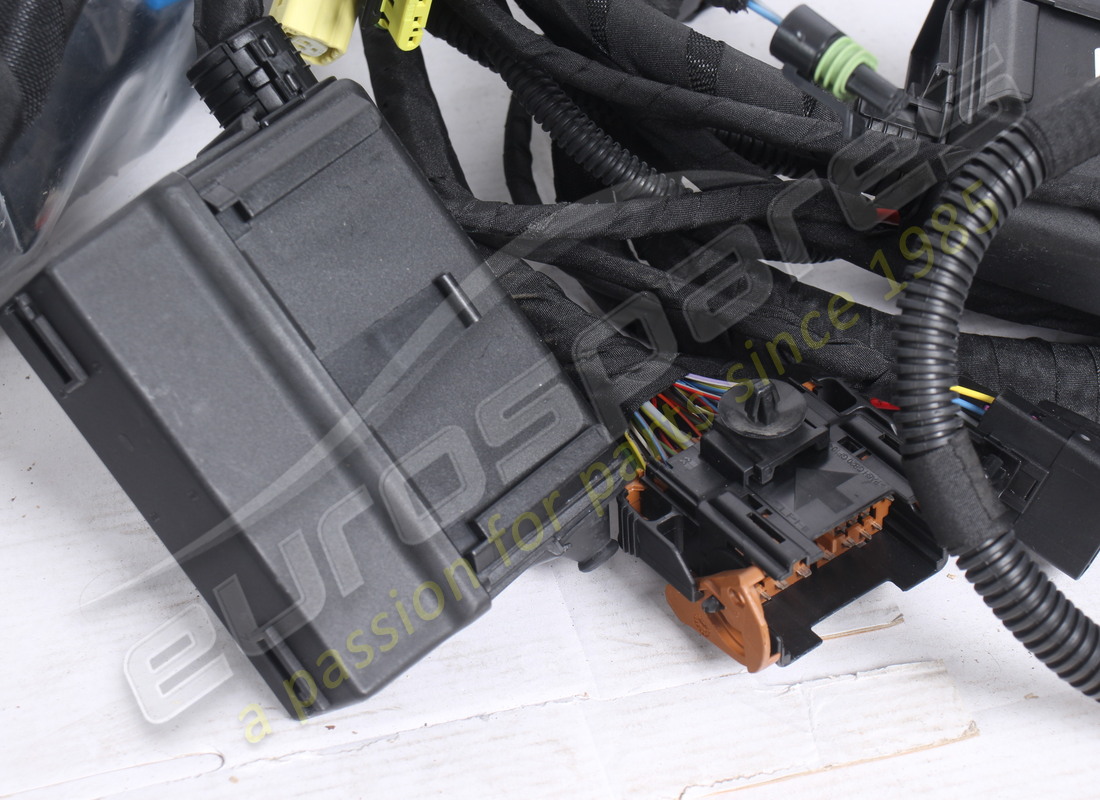 NUEVO CABLE DEL COMPARTIMIENTO DEL MOTOR FERRARI. NÚMERO DE PIEZA 260961 (3) nuevo cable del compartimiento del motor ferrari. número de pieza 260961 (3)