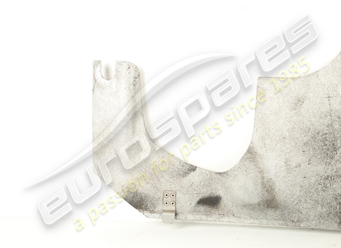 escudo ferrari usado. número de parte 168374 (2)