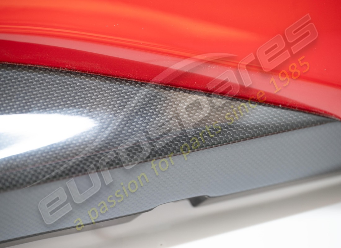 faldón lateral de carbono ferrari izquierdo usado. número de parte 985796474 (2)