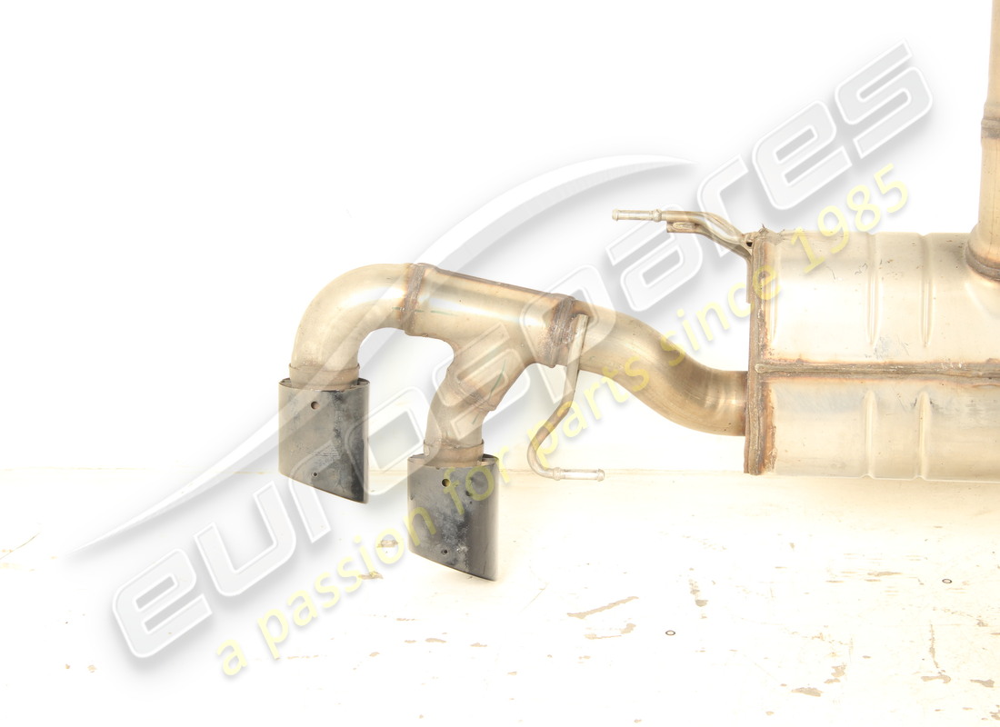 tubo de escape trasero usado maserati. número de pieza 670177008 (2)