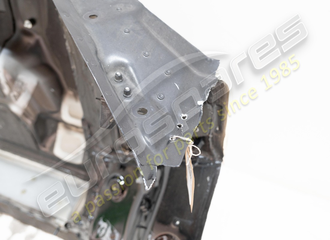 piso de maletero trasero usado eurospares. número de pieza eap1566255 (4)