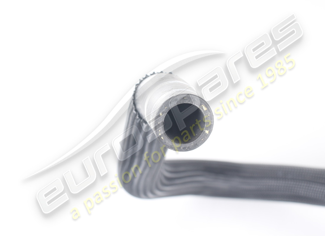 NUEVO MASERATI MANGUITO DE RETORNO DE AGUA DESDE EL CABEZAL. NÚMERO DE PIEZA 670037573 (2) nuevo maserati manguito de retorno de agua desde el cabezal. número de pieza 670037573 (2)