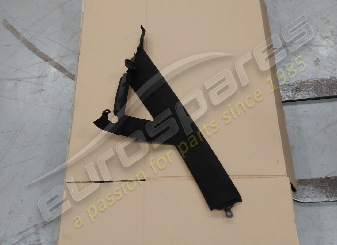 PANEL DE ACABADO Lamborghini USADO, PILAR A1. NÚMERO DE PARTE 476867234E (1)
