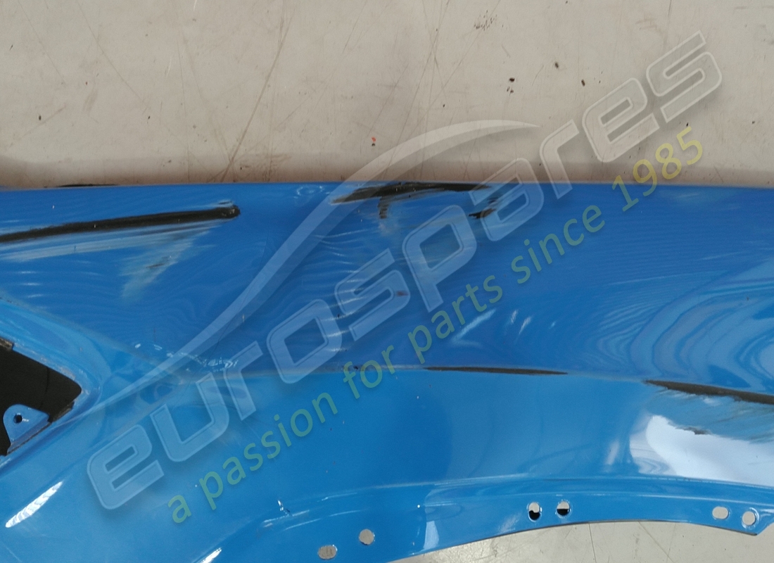 guardabarros delantero derecho lamborghini dañado. número de pieza 4ml821106a (2)