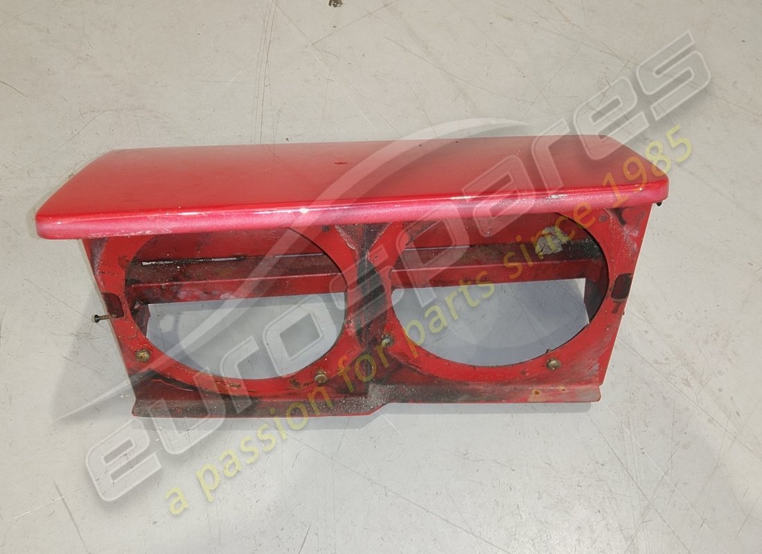 CARCASA EMERGENTE DEL FARO IZQUIERDO Ferrari USADA. NÚMERO DE PARTE 40082307 (1)