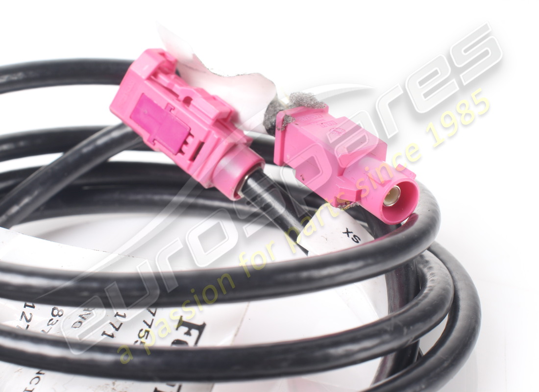 CABINA DE ANTENA RF DE ENTRADA PASIVA USADA FERRARI. NÚMERO DE PIEZA 775528 (2) cabina de antena rf de entrada pasiva usada ferrari. número de pieza 775528 (2)