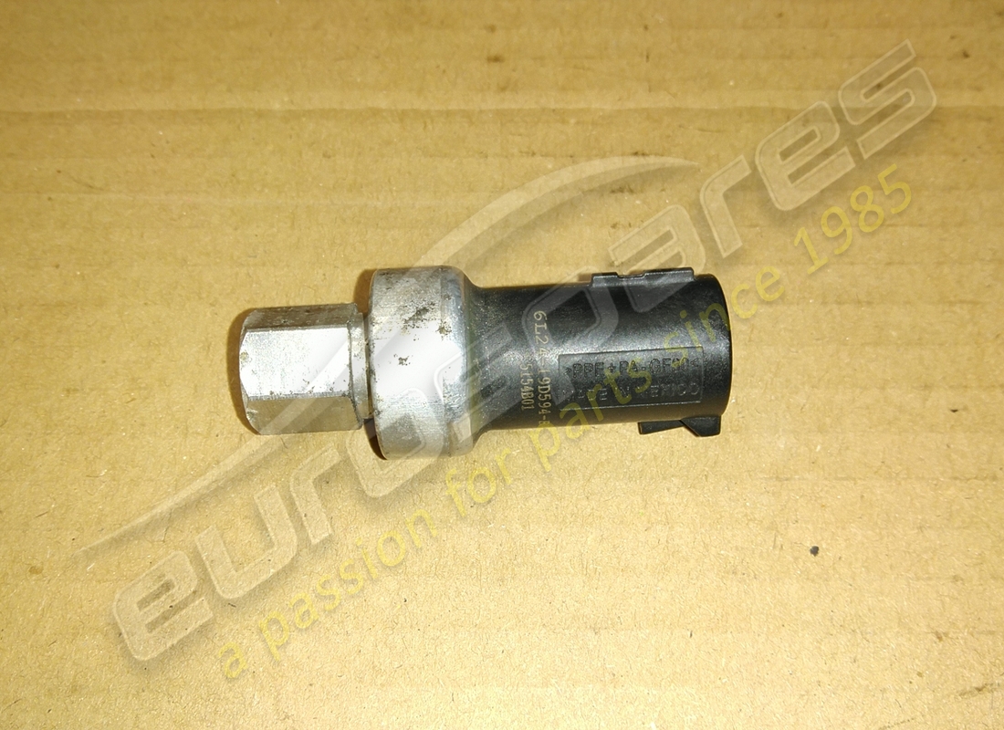CONJUNTO DE INTERRUPTOR Aston Martin USADO, CORTE DE PRESIÓN. NÚMERO DE PARTE AG438911295 (1)