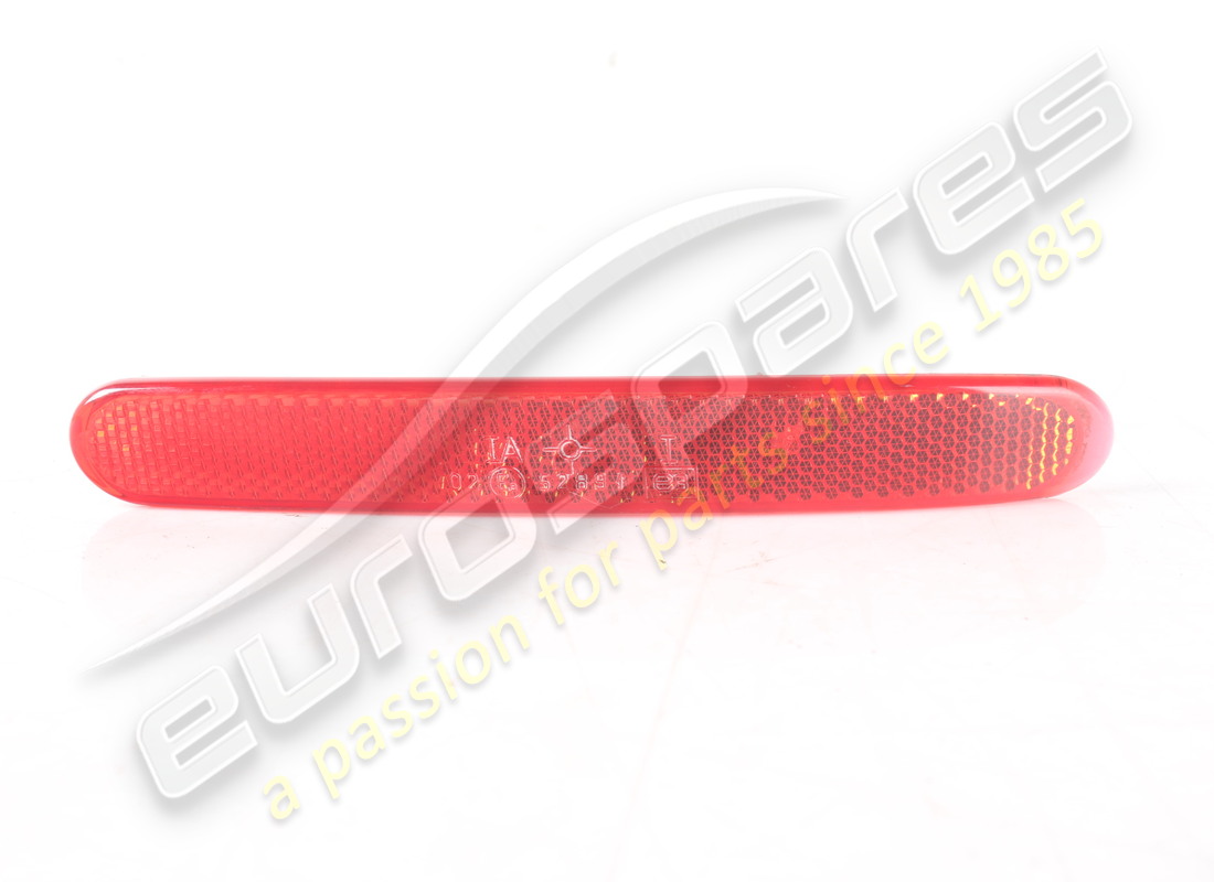 USED MASERATI RH REFLECTOR FOR REAR BUMPER. PART NUMBER 7799043 (1) used maserati rh reflector for rear bumper. part number 7799043 (1)