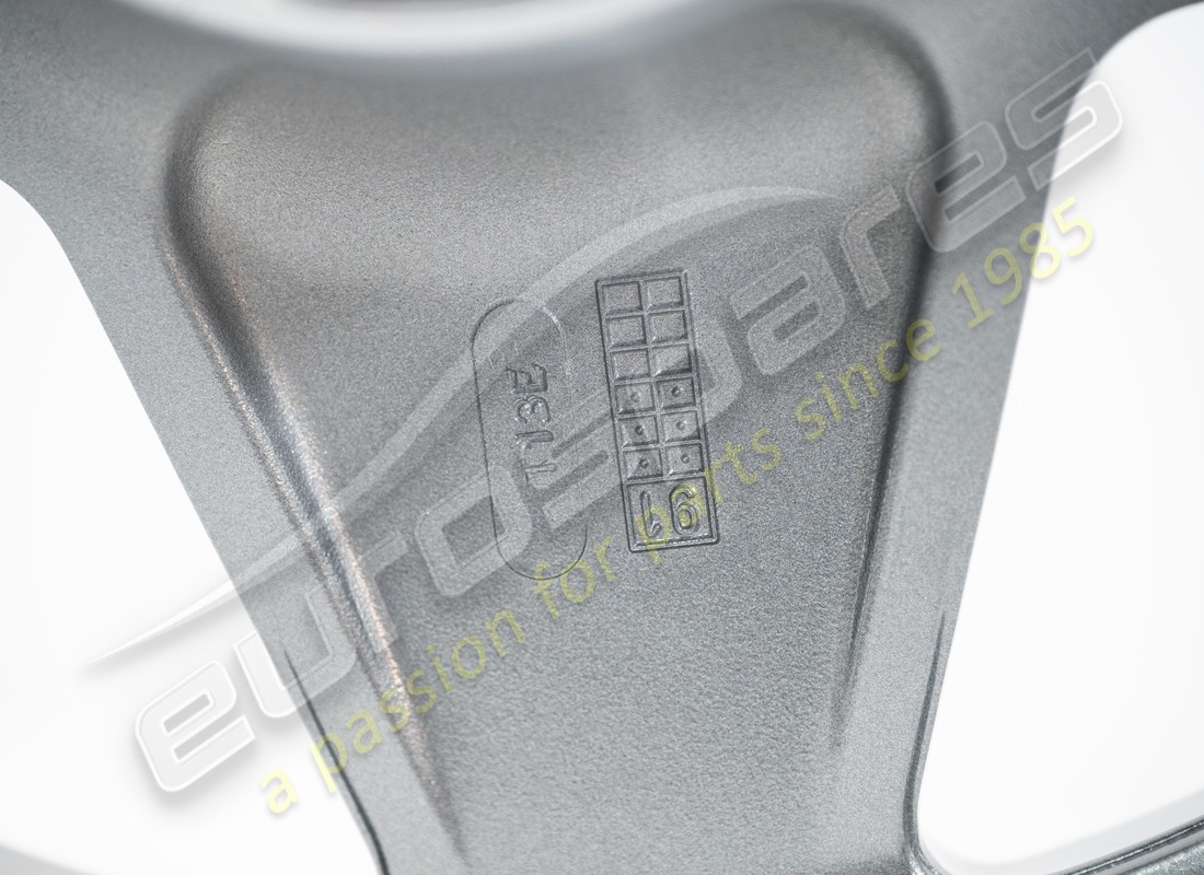 nueva llanta de rueda de repuesto ferrari. número de parte 147257 (8)