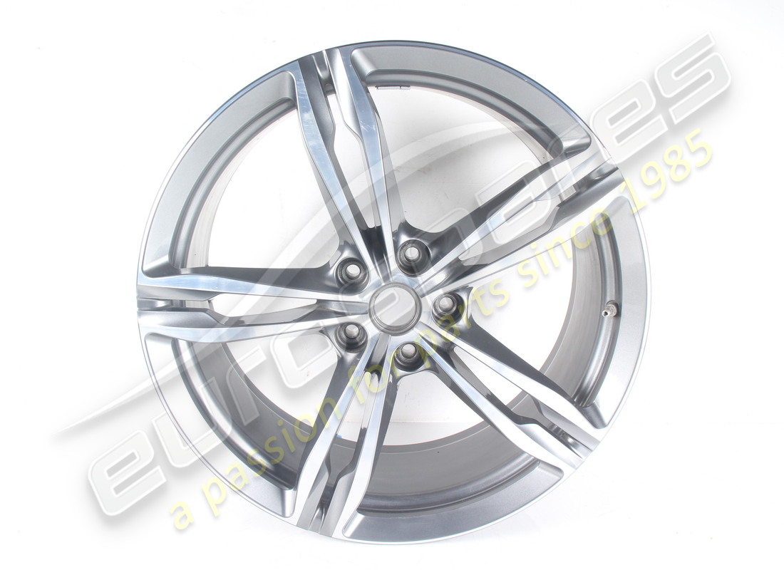 RUEDA DELANTERA Ferrari USADA. NÚMERO DE PARTE 328870 (1)