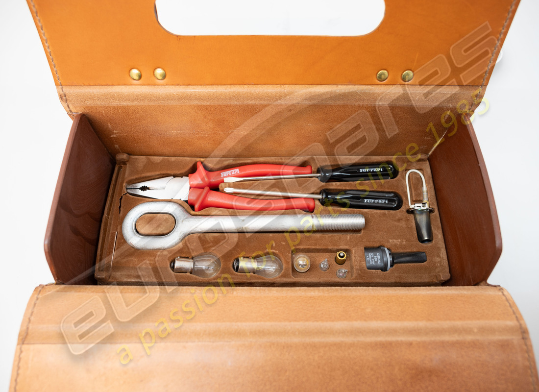 nuevo kit de herramientas ferrari. número de parte 168917 (5)